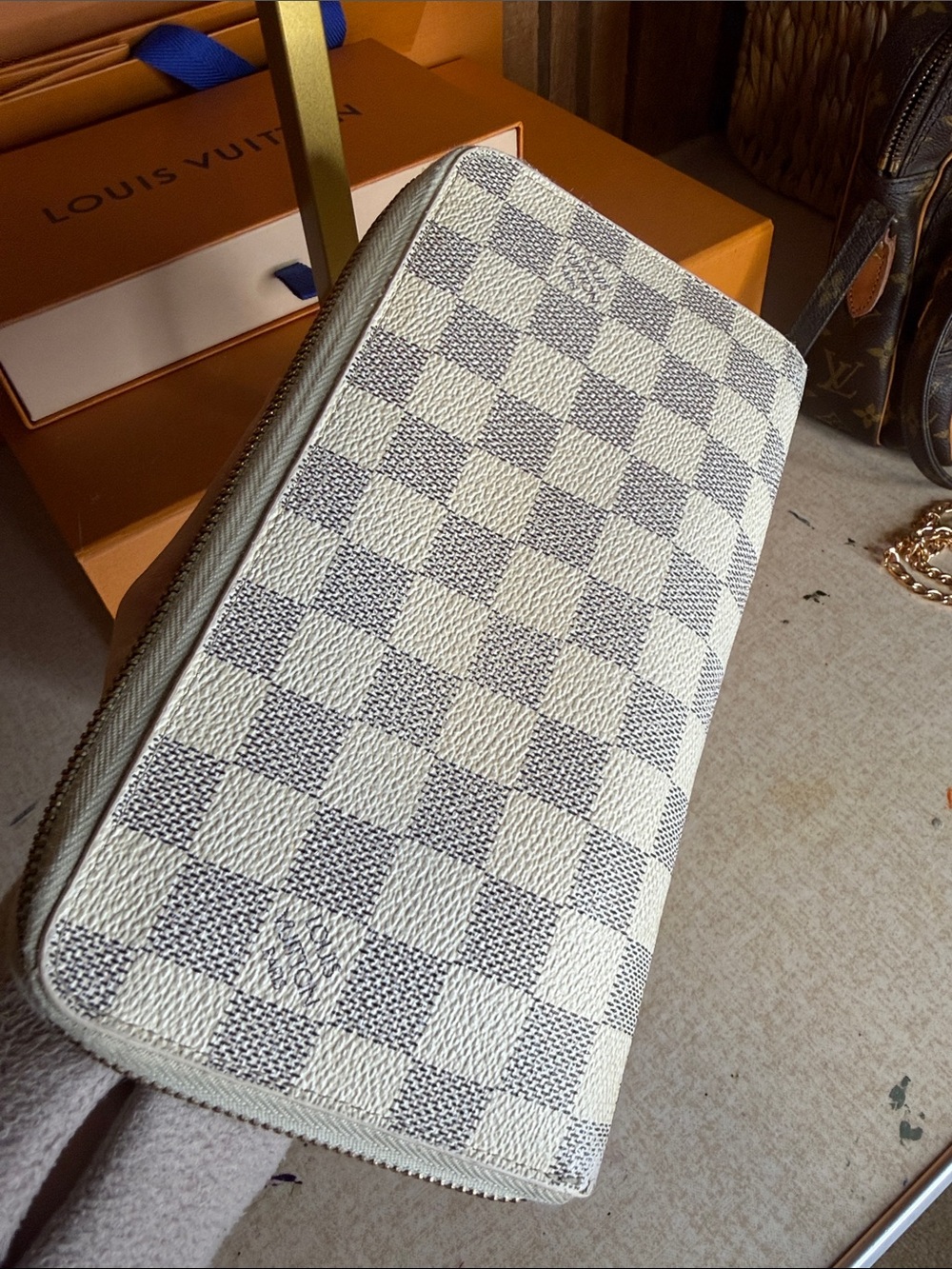 Louis Vuitton Damier Azur Zip Wallet Organizer - Picture 3 of 16